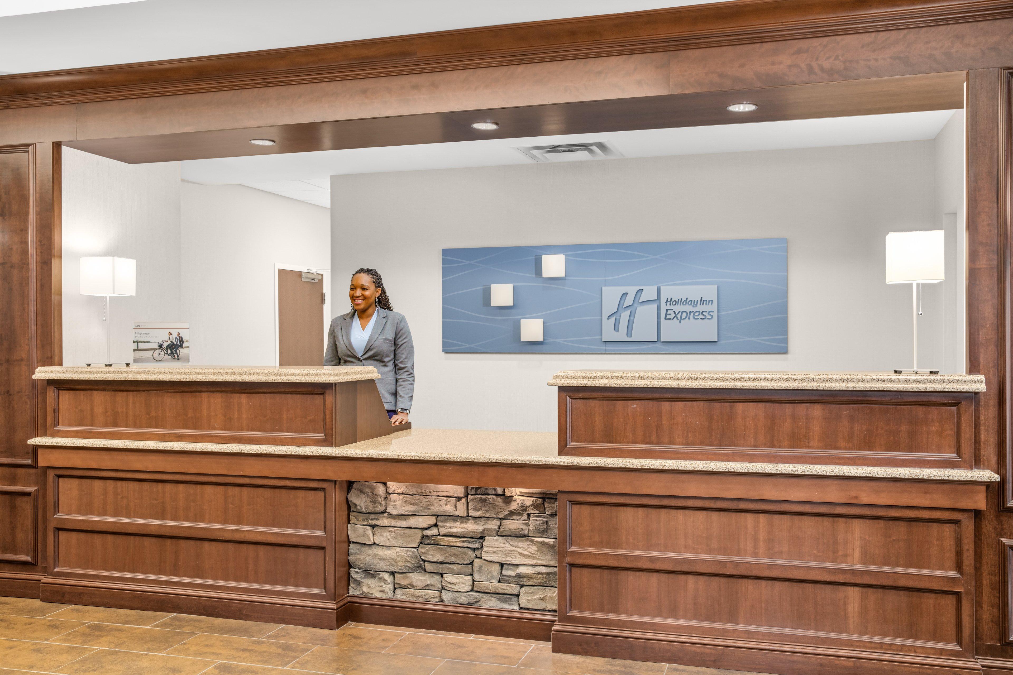 Holiday Inn Express & Suites Wilmington-Newark By Ihg Екстериор снимка