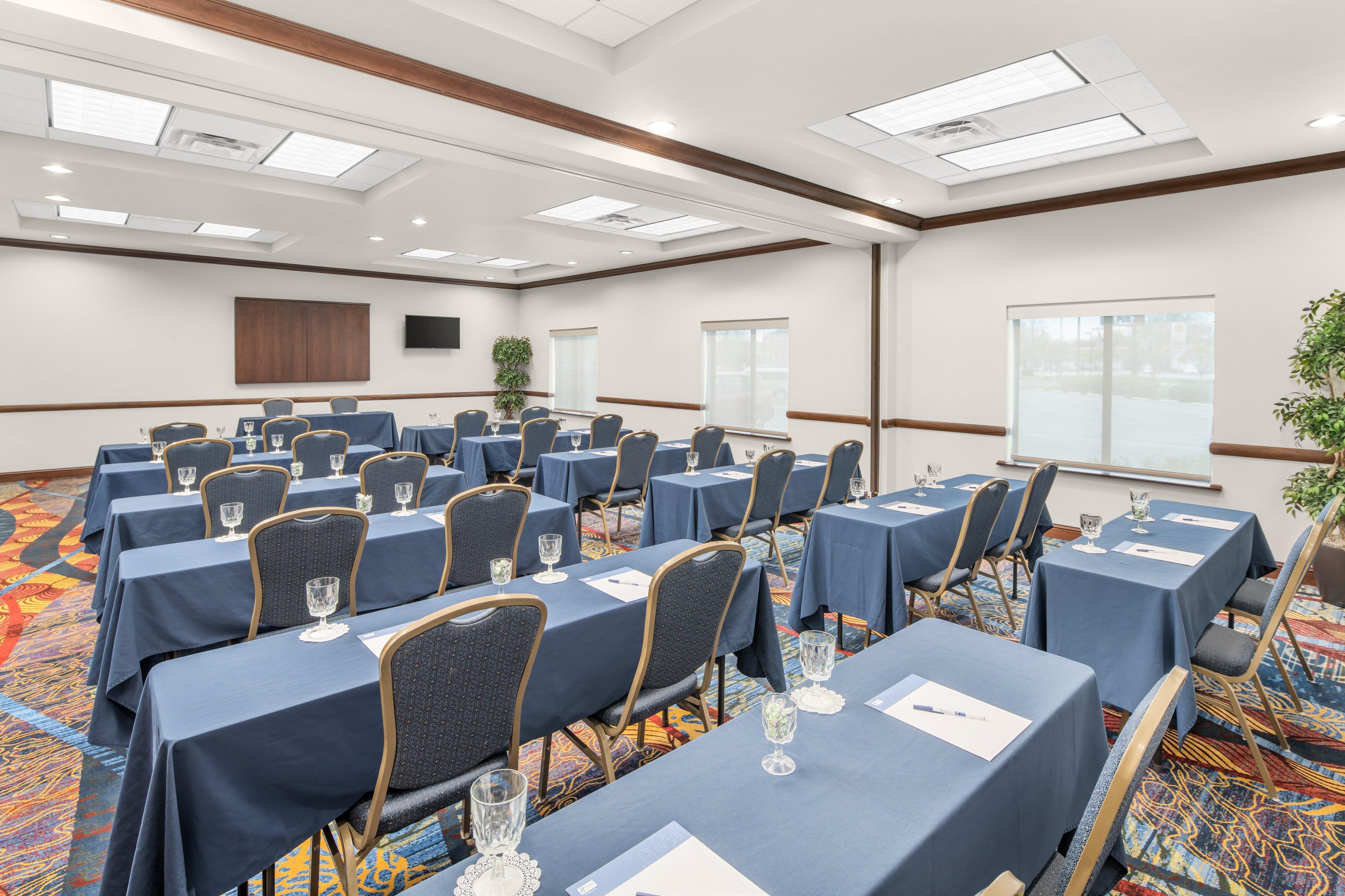 Holiday Inn Express & Suites Wilmington-Newark By Ihg Екстериор снимка