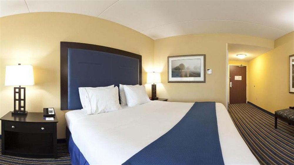 Holiday Inn Express & Suites Wilmington-Newark By Ihg Екстериор снимка