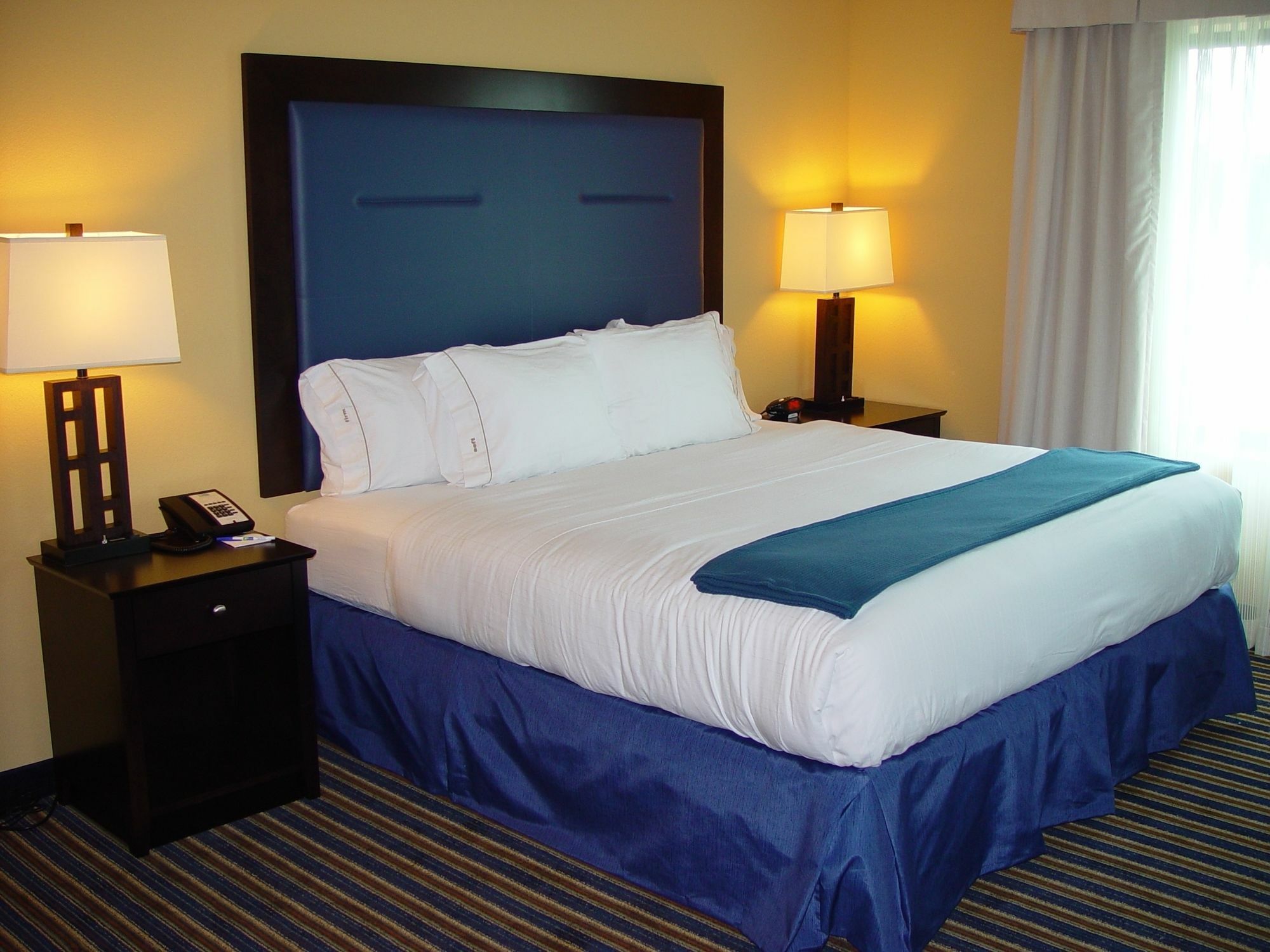 Holiday Inn Express & Suites Wilmington-Newark By Ihg Стая снимка